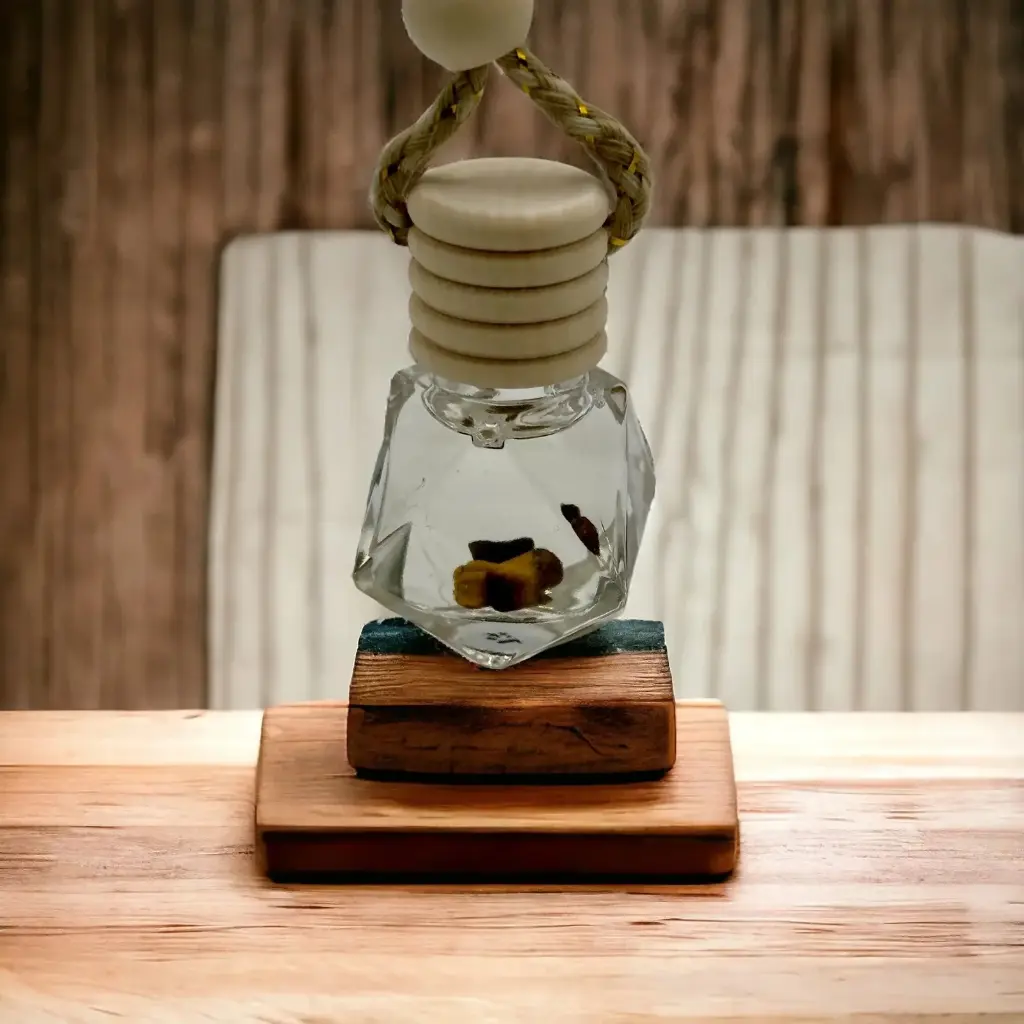 petit-diffuseur-de-voiture-lithotherapie-oeil-de-tigre-9556497 (1).webp